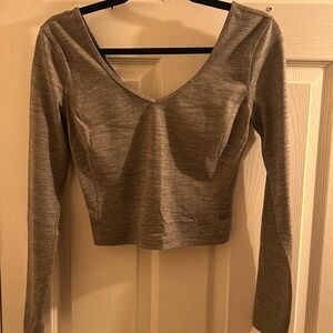 Lululemon cropped ballerina long sleeve shirt, size 6